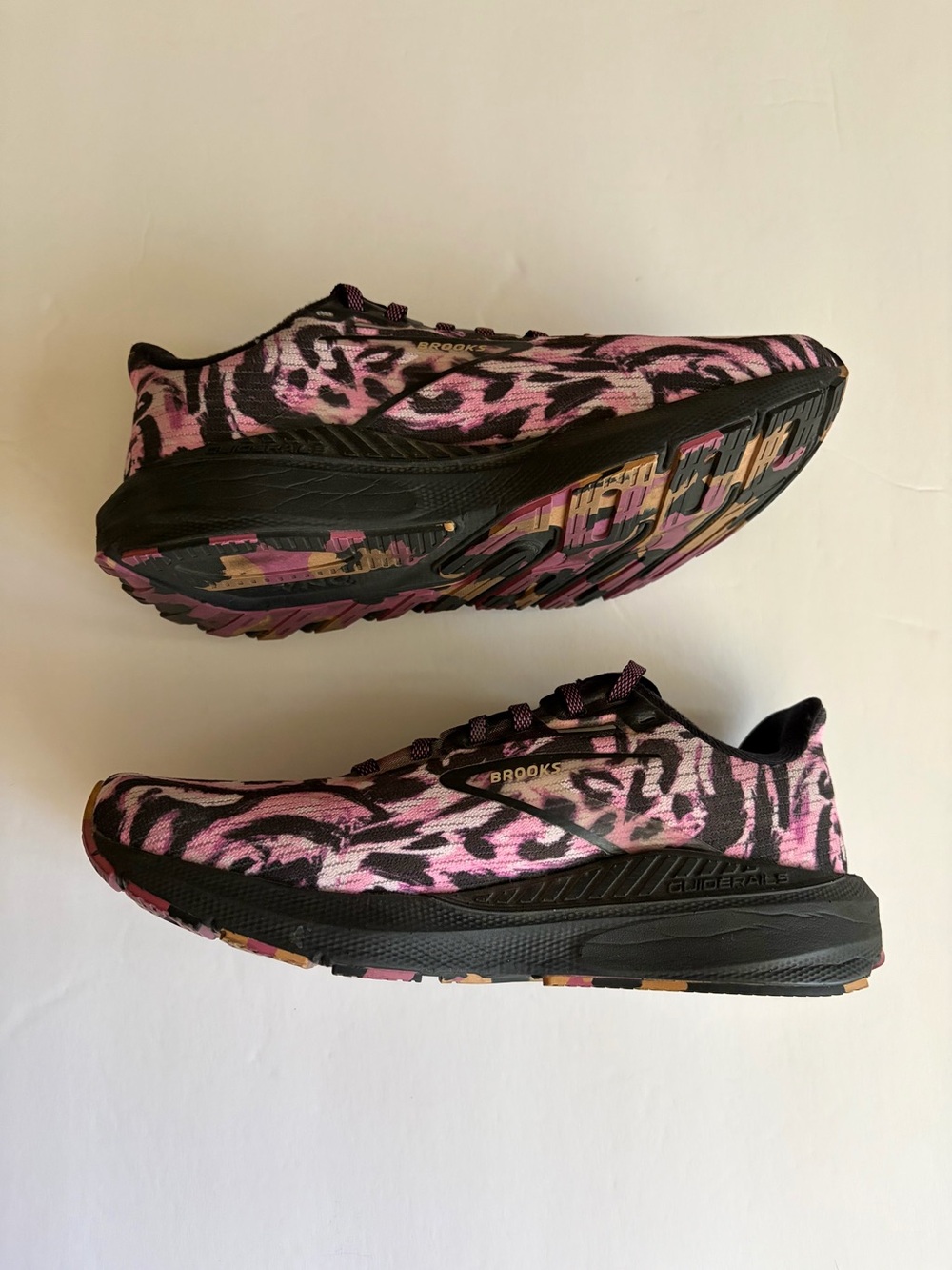 Brooks Launch GTS 10 Sneakers Women’s Size 7 Pink Black Tiger Stripe 1203991B010 - Picture 3 of 9